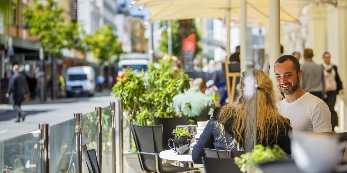 Couple alfresco dining in Perth Western Australia