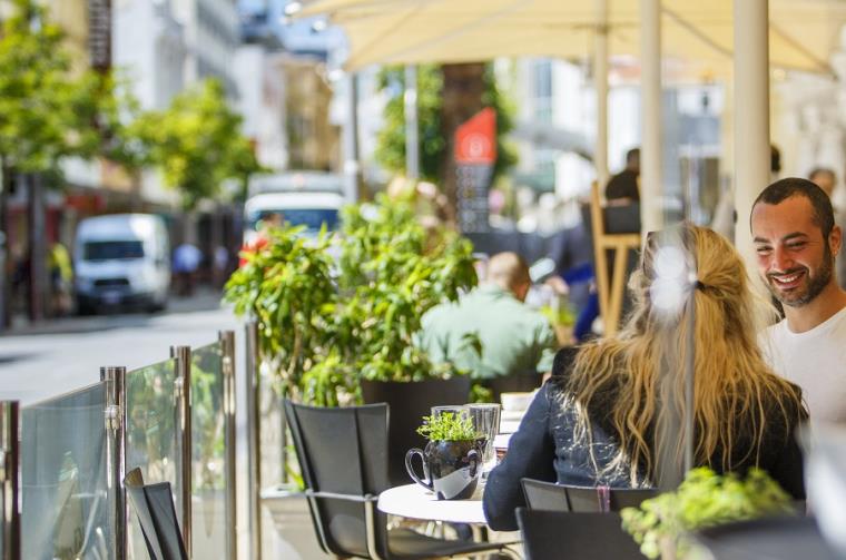 Couple alfresco dining in Perth Western Australia
