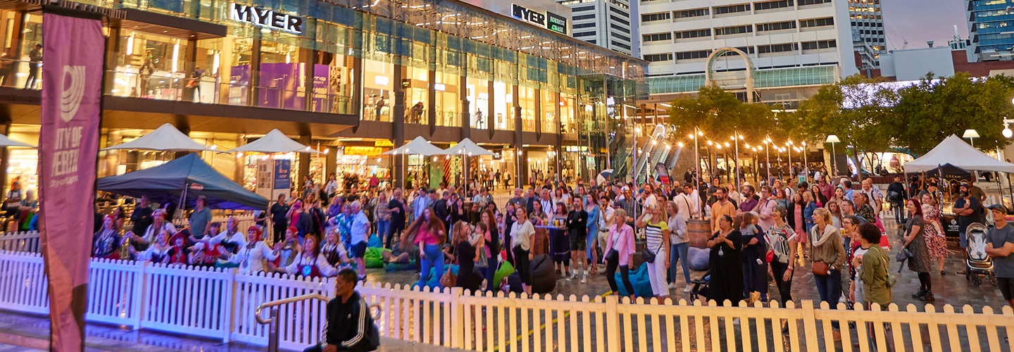 Crowd in Forrest Place for Musos in the Mall