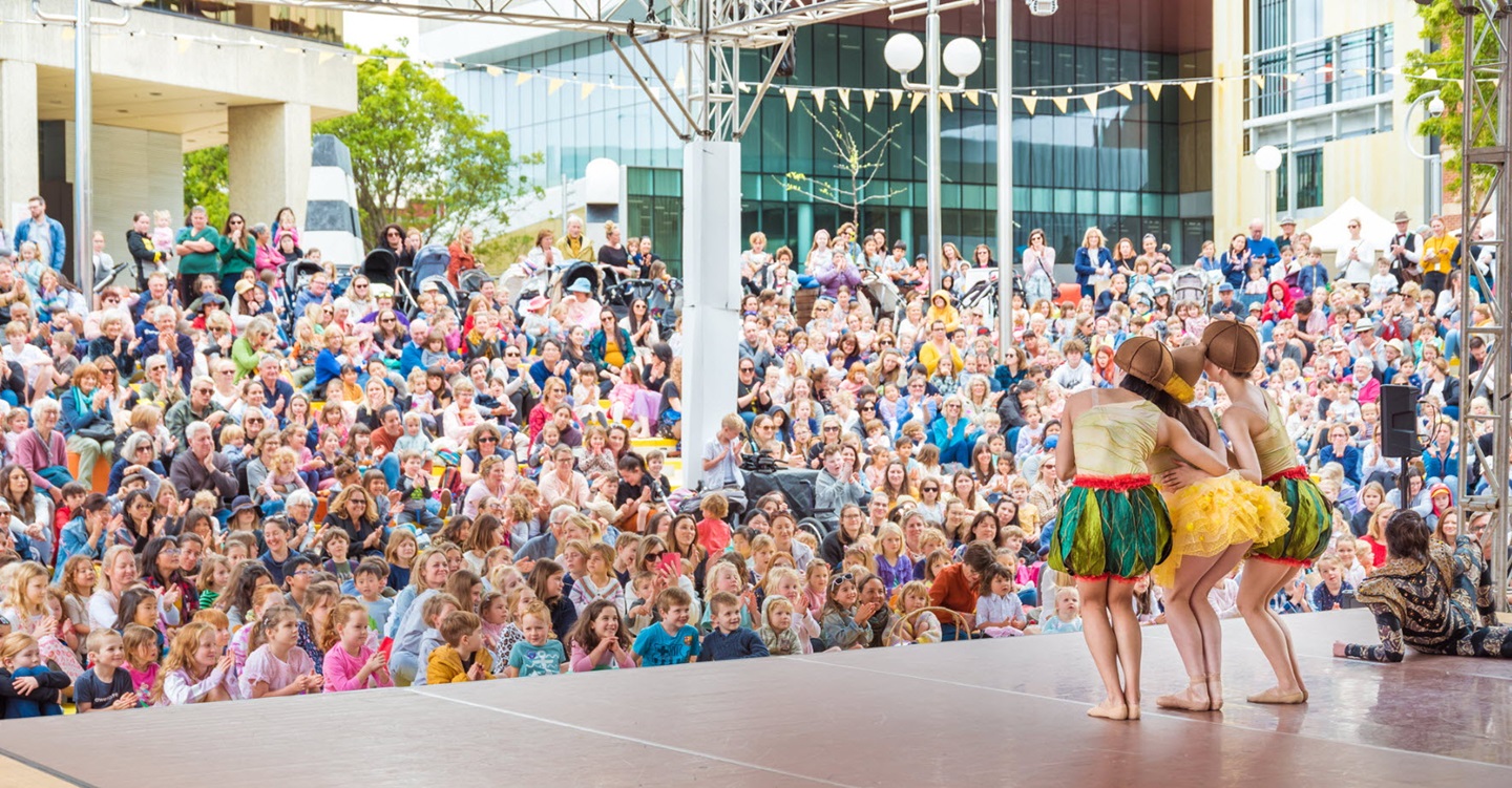 Children performing to a crowd