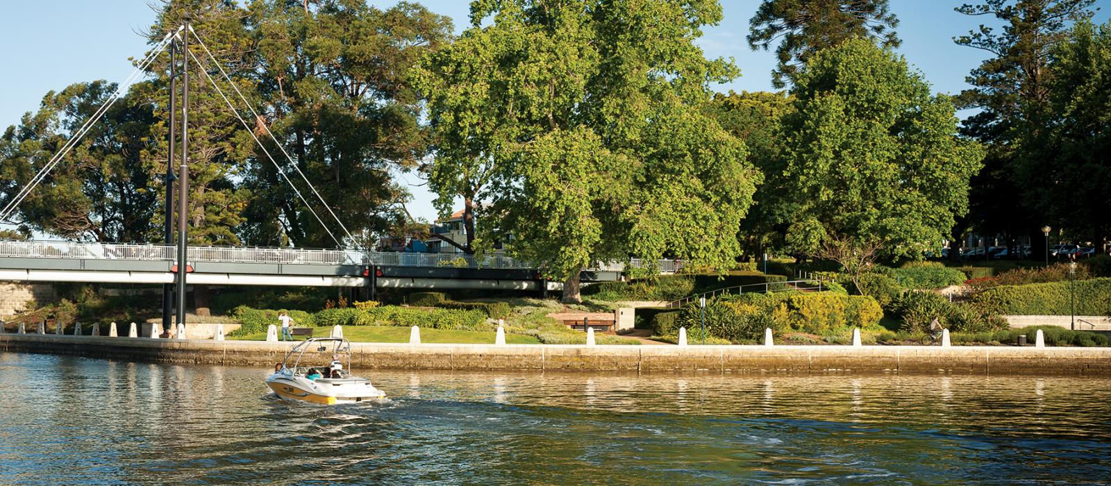 Claisebrook Cove Picture of Claisebrook Cove and swan river and bridge