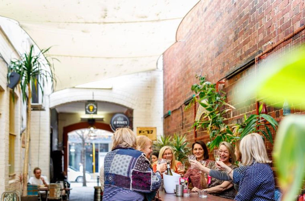 HUNTER & BARREL RESTAURANT