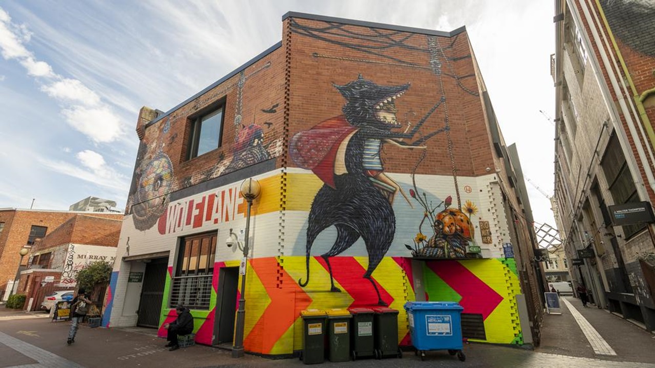 Mural by Steven Buckle in Wolf Lane called The Wolf